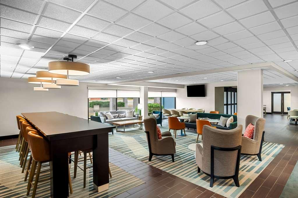 Comfort Inn Cadillac Interior photo